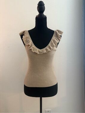 GAP Ruffled V‑Neck Ribbed Knit Tank Top - Beige